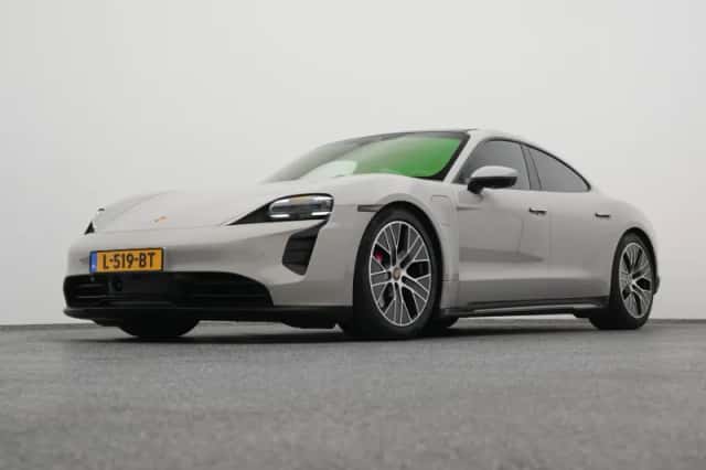 Porsche Taycan (2021) thumbnail 20