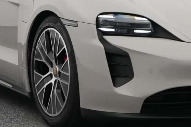 Porsche Taycan (2021) thumbnail 22