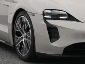 Porsche Taycan (2021) thumbnail 22