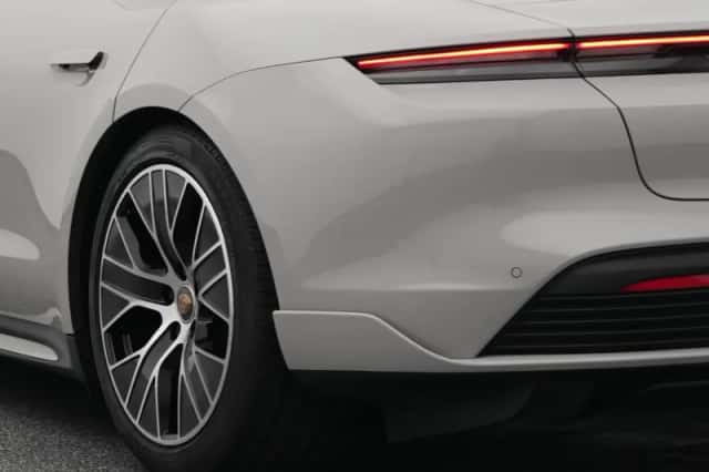 Porsche Taycan (2021) thumbnail 23
