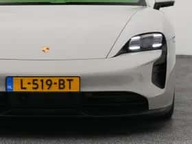 Porsche Taycan (2021) thumbnail 25