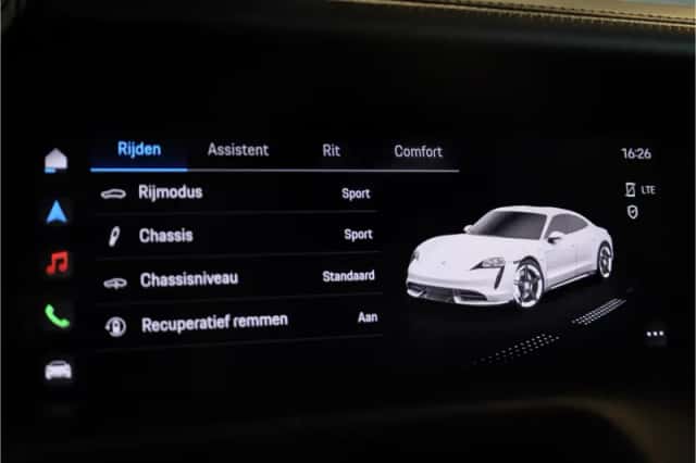 Porsche Taycan (2021) thumbnail 26