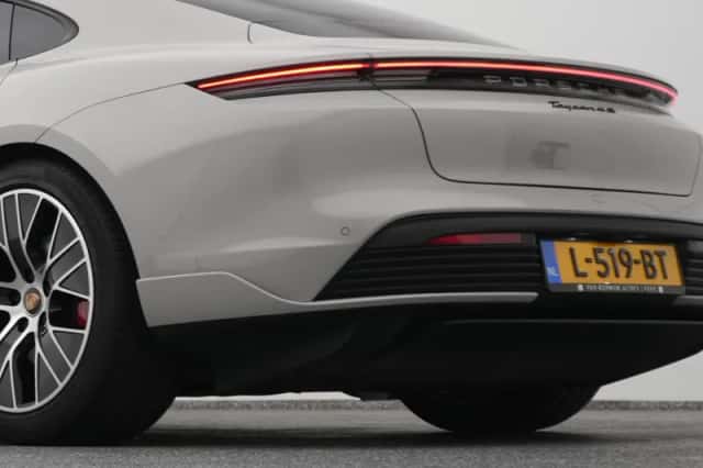 Porsche Taycan (2021) thumbnail 29