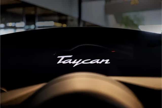 Porsche Taycan (2021) thumbnail 30