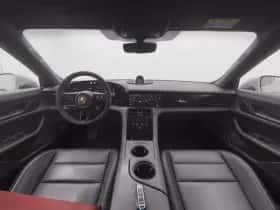 Porsche Taycan (2021) thumbnail 4