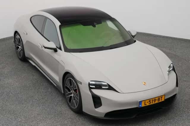 Porsche Taycan (2021) thumbnail 33