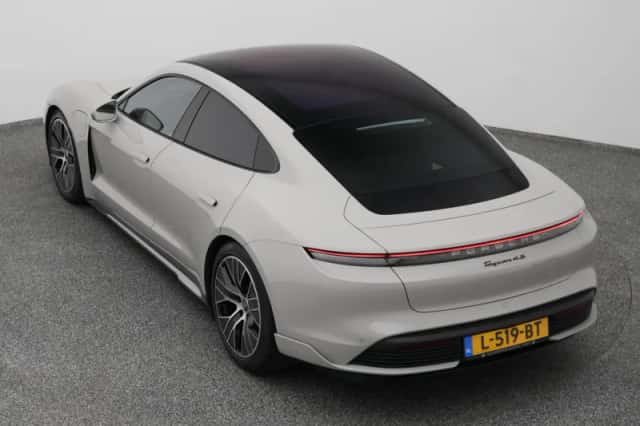 Porsche Taycan (2021) thumbnail 34