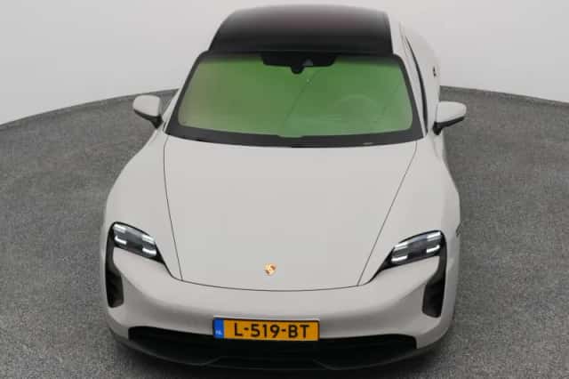 Porsche Taycan (2021) thumbnail 35