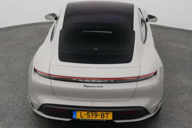 Porsche Taycan (2021) thumbnail 37