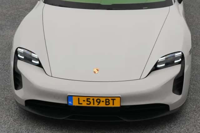 Porsche Taycan (2021) thumbnail 39