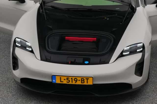 Porsche Taycan (2021) thumbnail 40