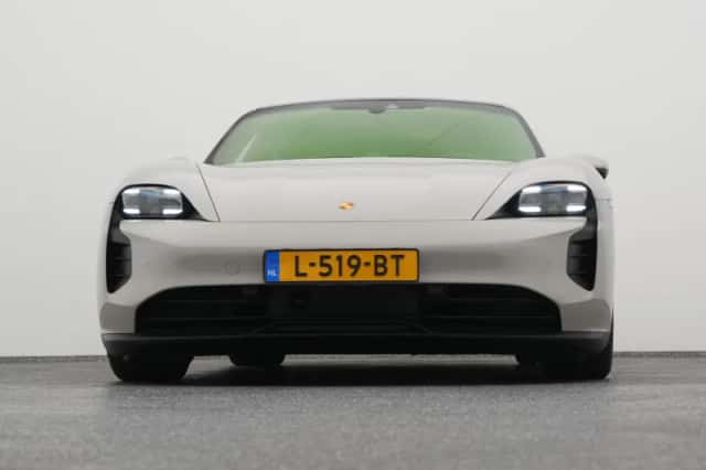 Porsche Taycan (2021) thumbnail 44