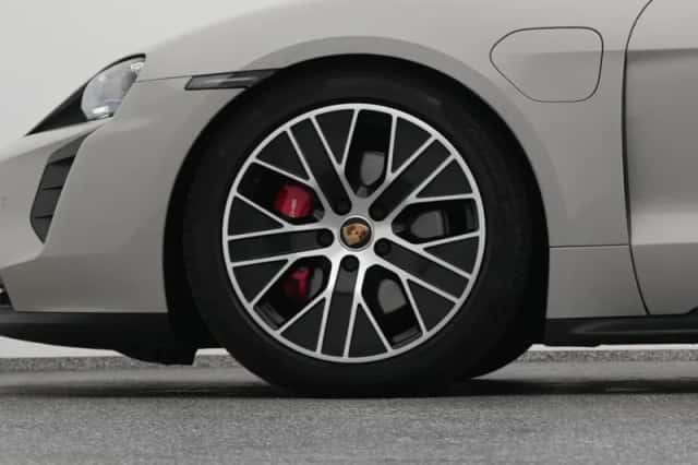 Porsche Taycan (2021) thumbnail 48