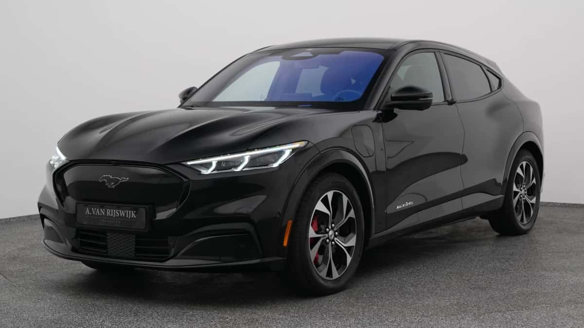 Ford Mustang (2024) — foto 1