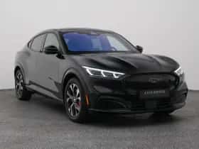 Ford Mustang (2024) thumbnail 2
