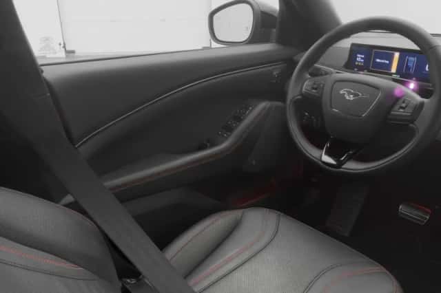 Ford Mustang (2024) thumbnail 12