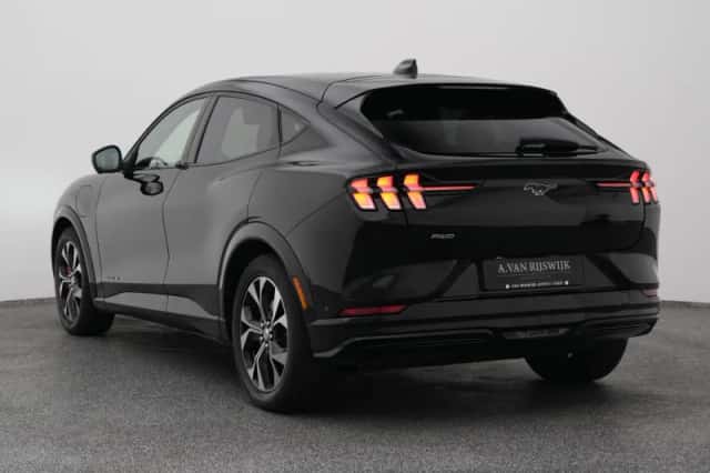 Ford Mustang (2024) thumbnail 6