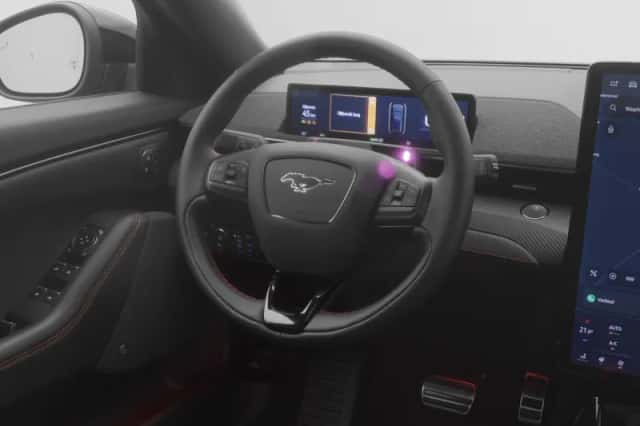 Ford Mustang (2024) thumbnail 8