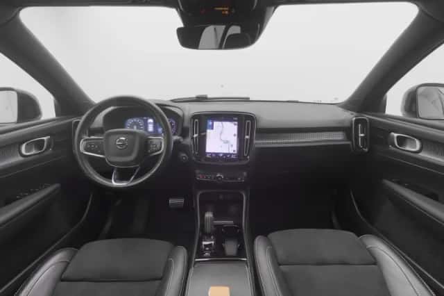 Volvo XC40 (2021) thumbnail 3