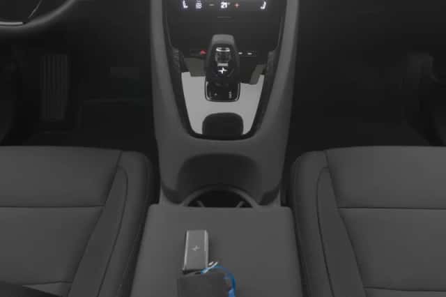 Polestar 2 (2023) thumbnail 12