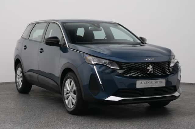 Peugeot 5008 (2022) thumbnail 2