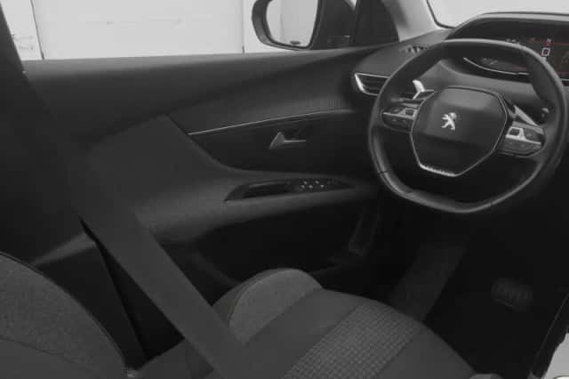 Peugeot 5008 (2022) thumbnail 11