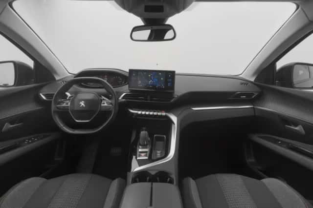 Peugeot 5008 (2022) thumbnail 3