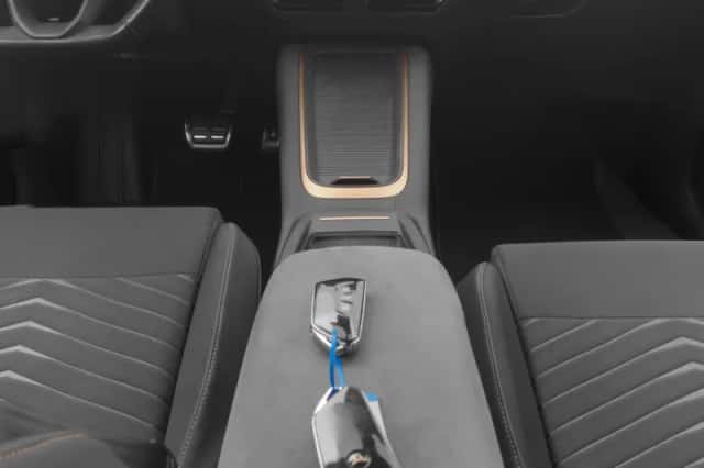 CUPRA Born (2021) thumbnail 13