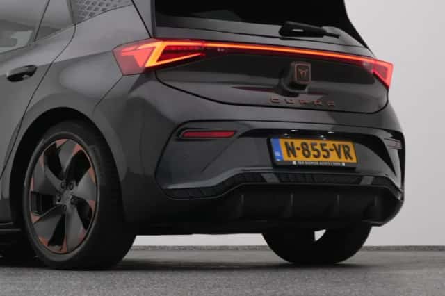 CUPRA Born (2021) thumbnail 23