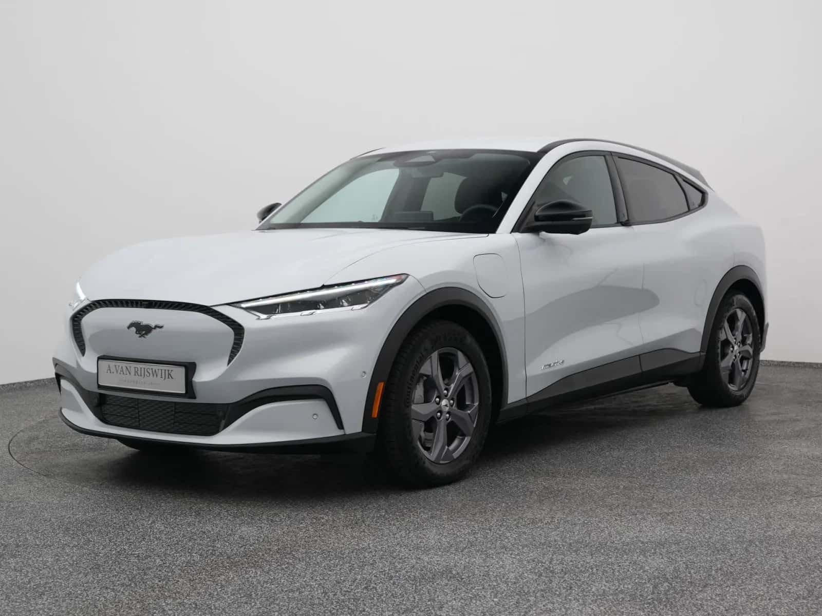 Ford Mustang (2024) — foto 1
