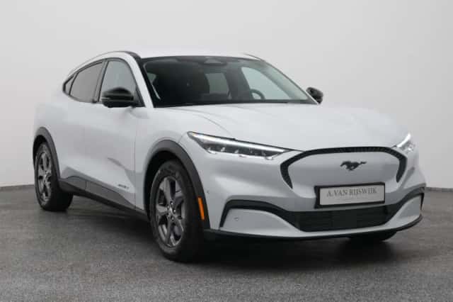 Ford Mustang (2024) thumbnail 2
