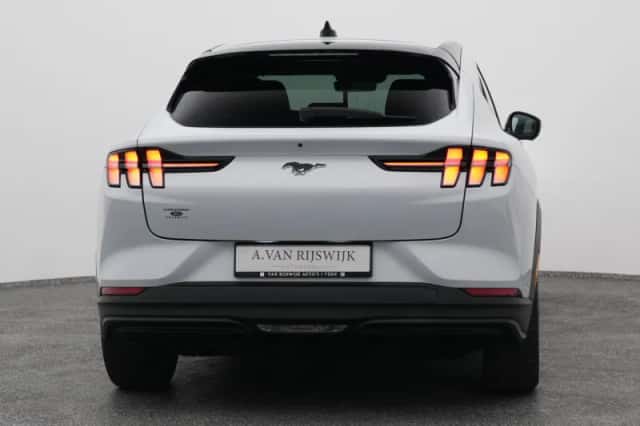 Ford Mustang (2024) thumbnail 11
