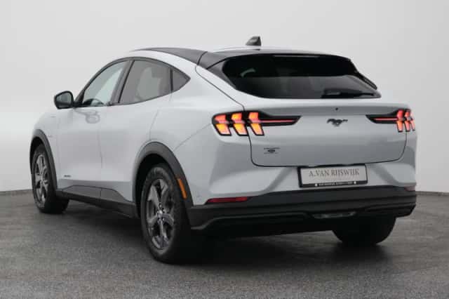 Ford Mustang (2024) thumbnail 6