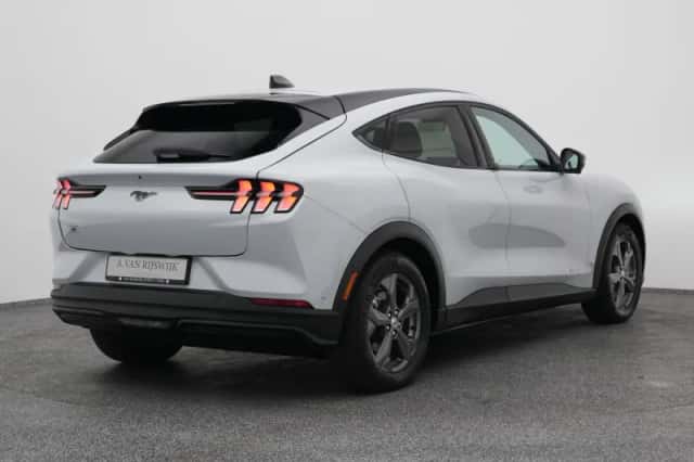 Ford Mustang (2024) thumbnail 7