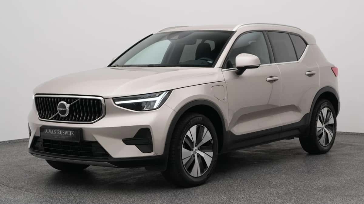 Volvo XC40 (2023) — foto 1