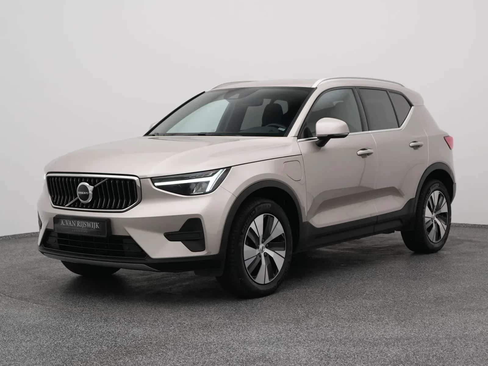 Volvo XC40 (2023) — foto 1