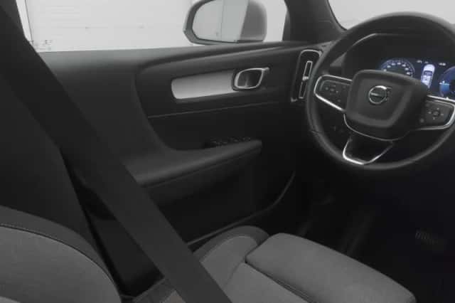 Volvo XC40 (2023) thumbnail 11