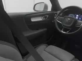 Volvo XC40 (2023) thumbnail 11