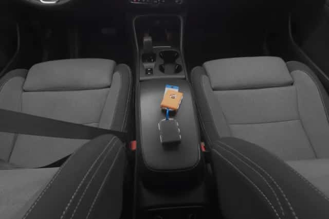 Volvo XC40 (2023) thumbnail 12