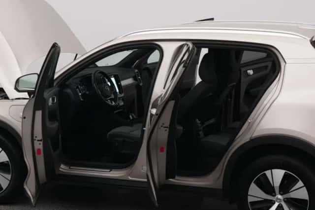 Volvo XC40 (2023) thumbnail 33