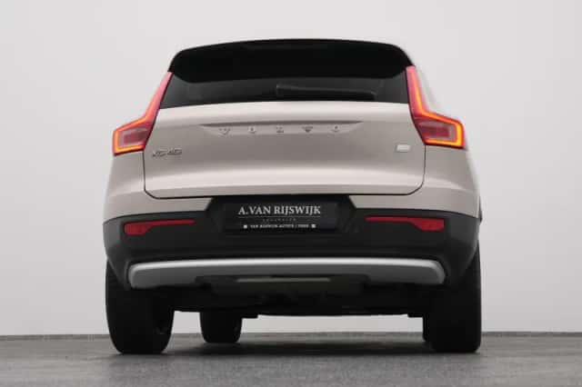 Volvo XC40 (2023) thumbnail 36