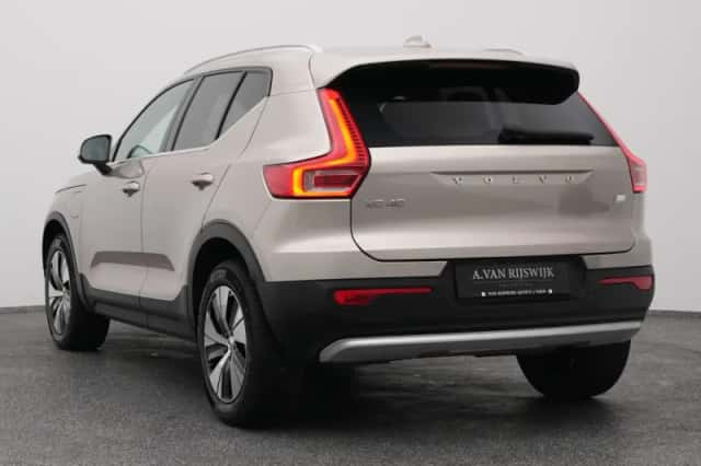 Volvo XC40 (2023) thumbnail 5