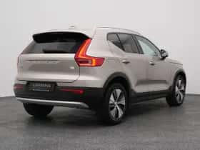 Volvo XC40 (2023) thumbnail 6