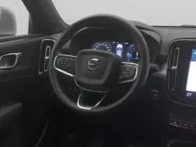 Volvo XC40 (2023) thumbnail 7