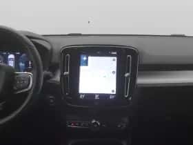 Volvo XC40 (2023) thumbnail 8