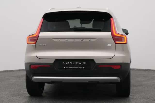 Volvo XC40 (2023) thumbnail 10