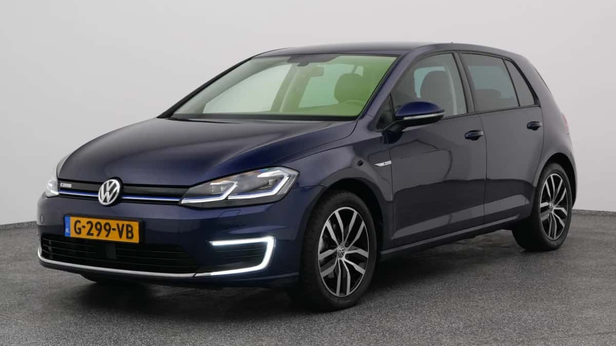 Volkswagen E-Golf (2019) — foto 1