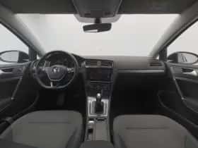 Volkswagen E-Golf (2019) thumbnail 3
