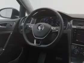 Volkswagen E-Golf (2019) thumbnail 8