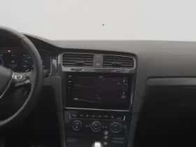 Volkswagen E-Golf (2019) thumbnail 9
